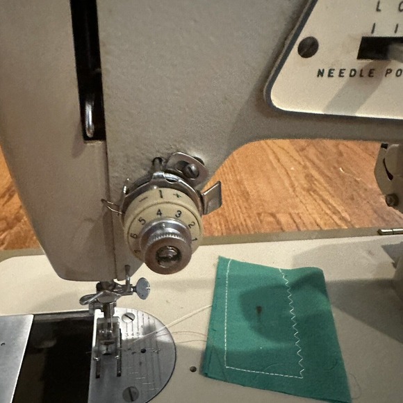 Vintage Fashion Mate Singer Sewing Machine Model 237‎ Carrying Case Heavy Duty - Picture 10 of 16